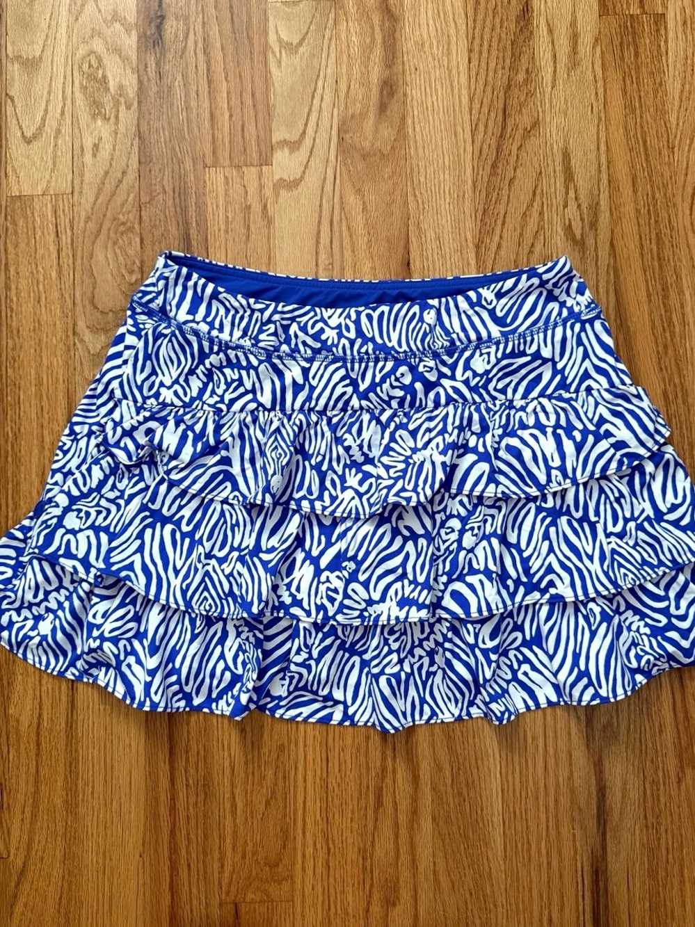 Lilly Pulitzer Cascadia Skort Medium Zee Bebe Golf Luxletic UPF 50+ 13” - Picture 2 of 7